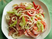 Салат с кальмарами и перцем